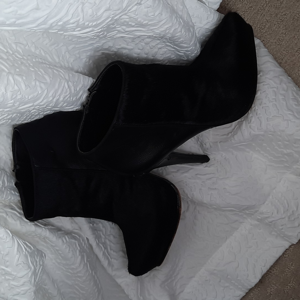 Circus Sam Edelman Calf hair Jacey black booties size 38 7 1/2.convo starter..